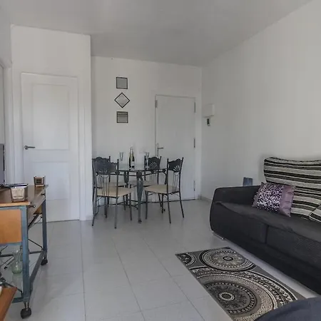Spacious 1 Bedroom With Salt Views Apartman Torrevieja
