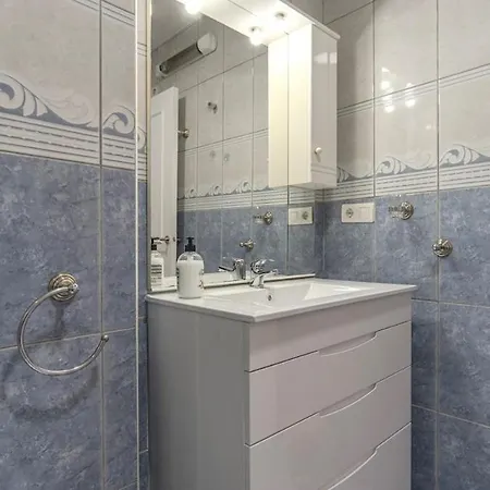 Spacious 1 Bedroom With Salt Views Torrevieja
