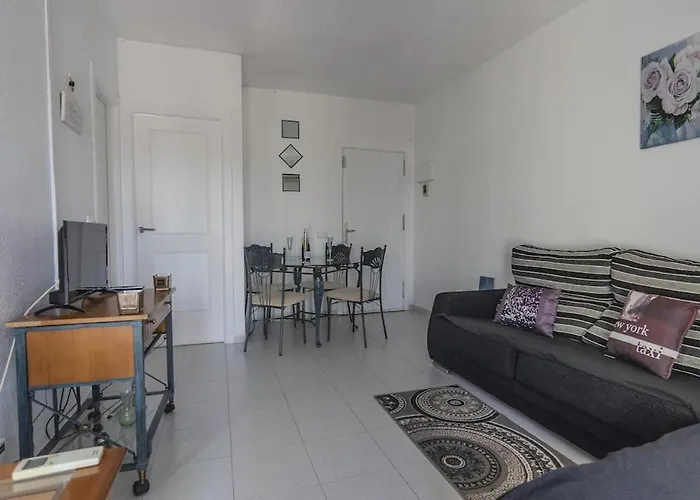 Spacious 1 Bedroom With Salt Views Apartman Torrevieja