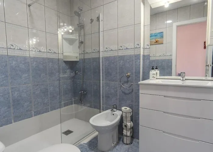 Spacious 1 Bedroom With Salt Views Apartman