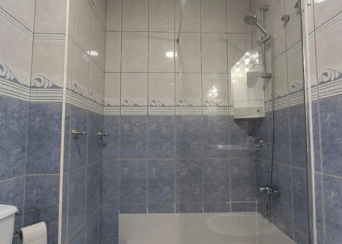 Apartman Spacious 1 Bedroom With Salt Views